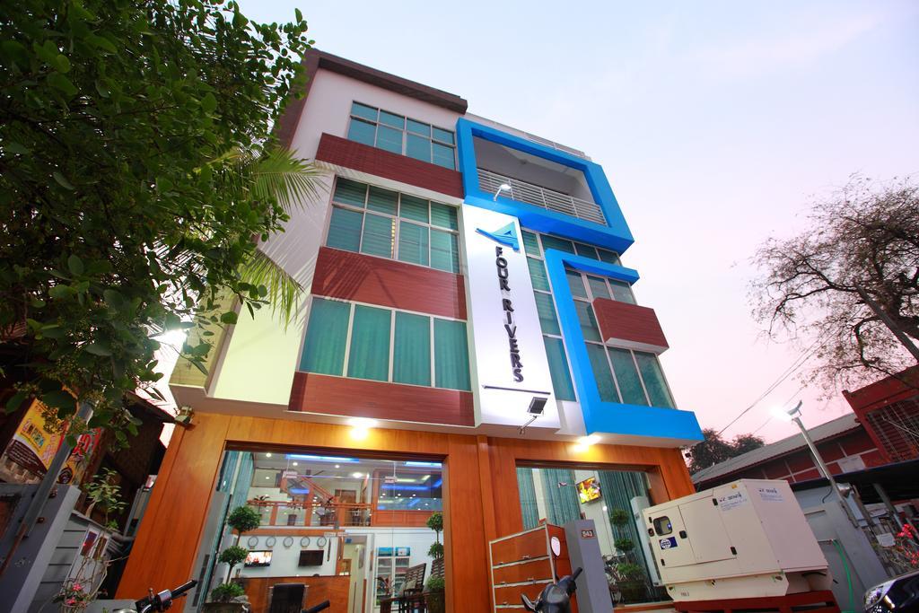 Four Rivers B&B Mandalay Exterior foto